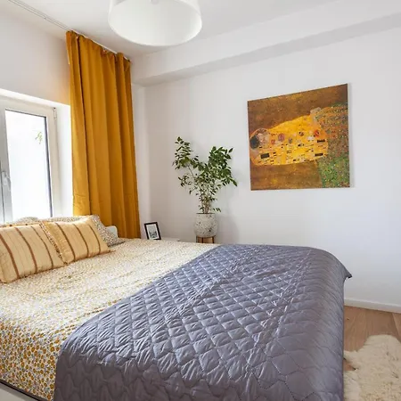 Oldtown Parliament Self Check In