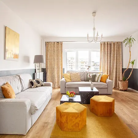 Oldtown Parliament Self Check In * Bukarest