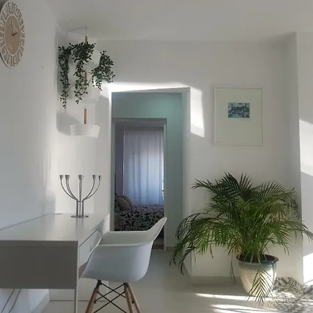 Oldtown Parliament Self Check In