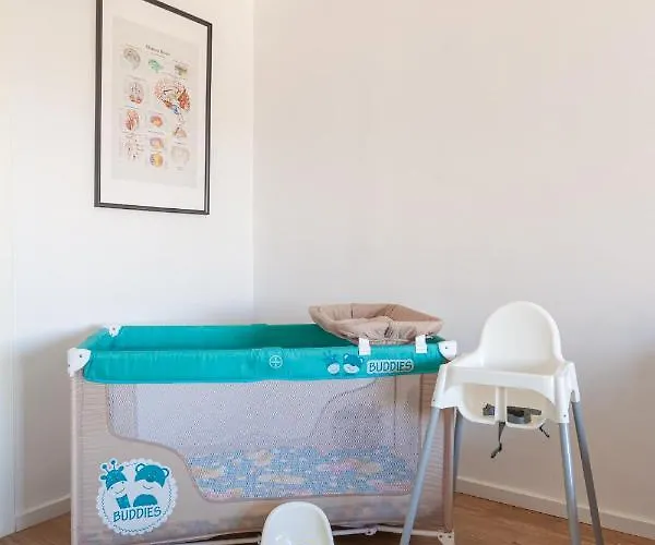 Oldtown Parliament Self Check In * Бухарест