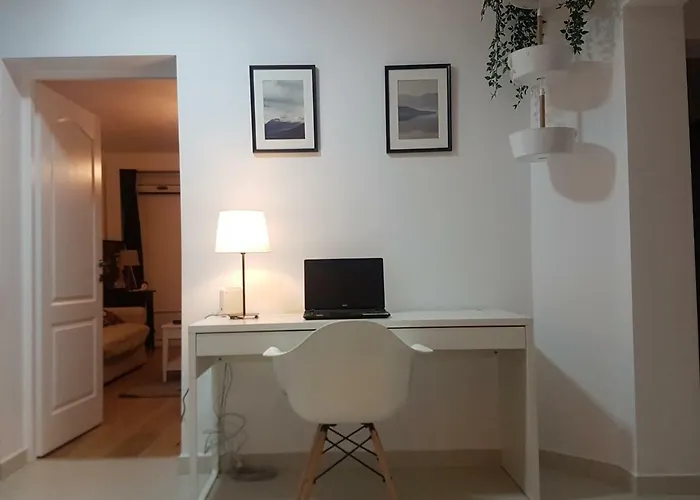 Oldtown Parliament Self Check In Apartman *